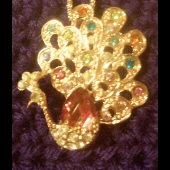 ๐Peacock Crystals Necklace Colorful & Shiny๐ - Picture 1 of 4